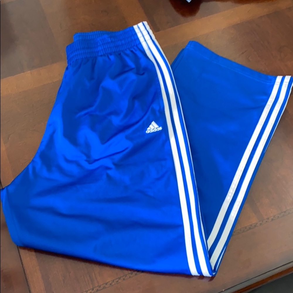 Adidas active wear pants. Size L.